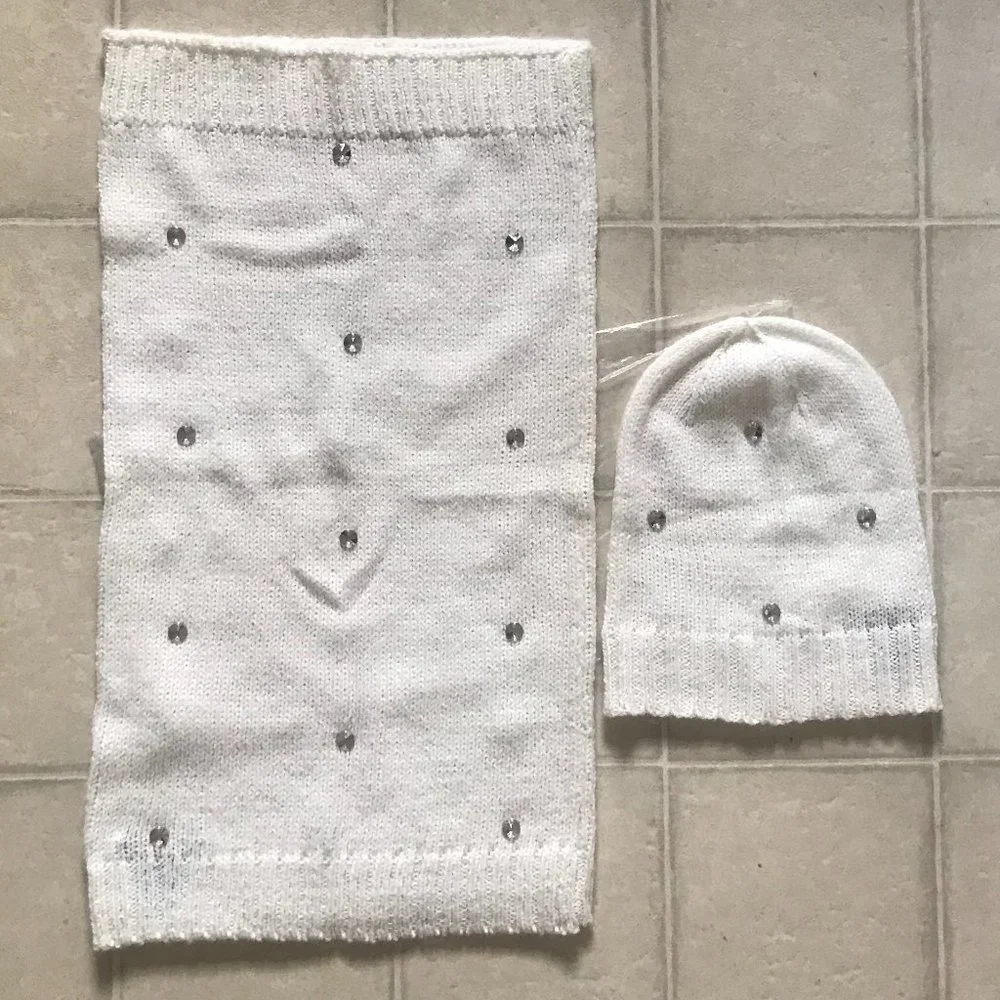 NWOT Victoria’s Secret Rhinestone Hat & Scarf Set